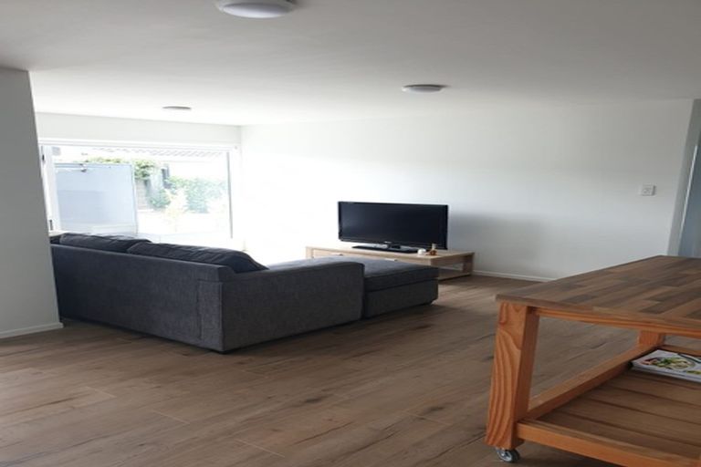 Photo of property in 43 Rosario Crescent, Red Beach, 0932