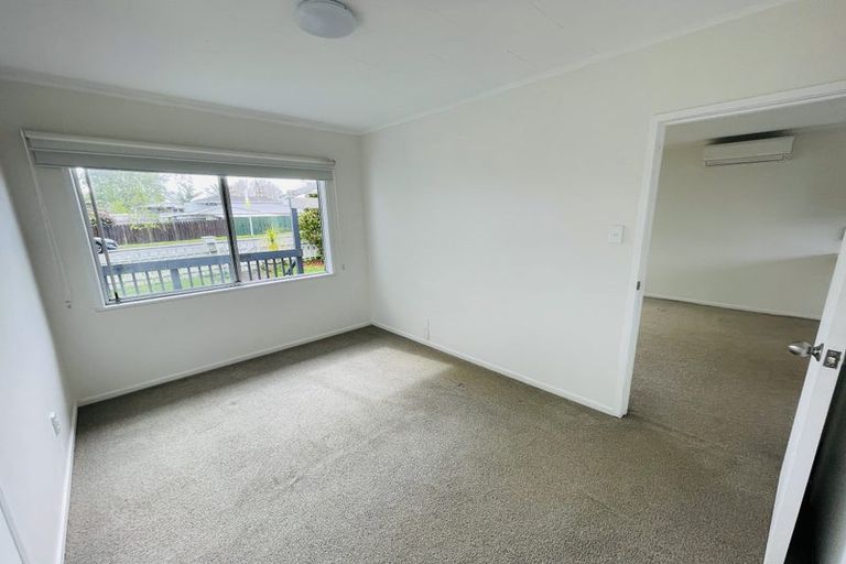 Photo of property in 3/122 Archers Road, Glenfield, Auckland, 0629