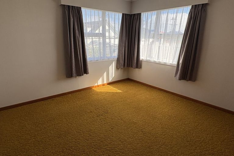 Photo of property in 239 Mangorei Road, Merrilands, New Plymouth, 4312