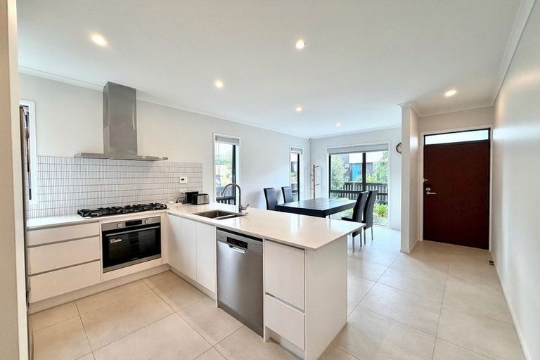 Photo of property in 10 Oranga Drive, Westgate, Auckland, 0614