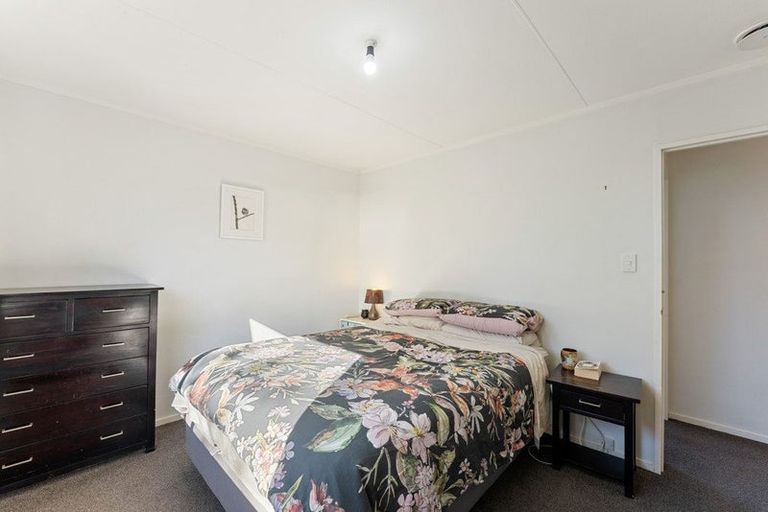 Photo of property in 410 Mazengarb Road, Paraparaumu, 5032