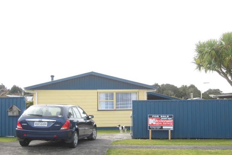 Photo of property in 8 Oberon Street, Stratford, 4332