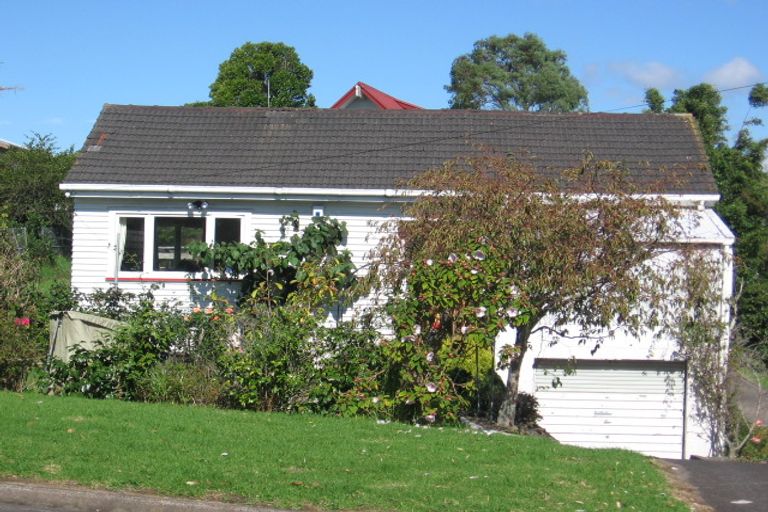 Photo of property in 1/10 Savoy Road, Glen Eden, Auckland, 0602