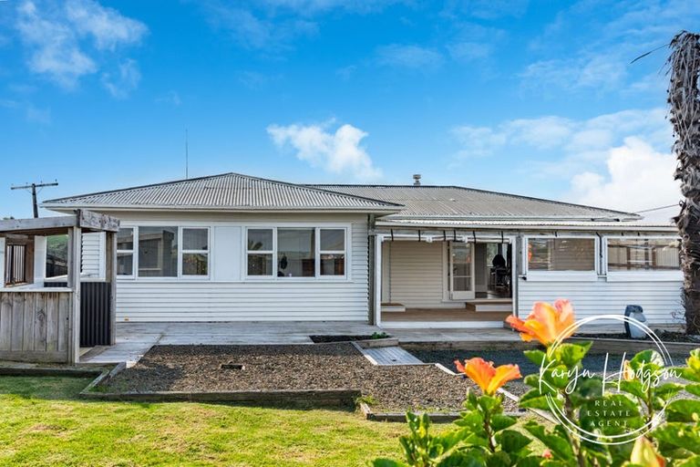Photo of property in 103 Hurndall Street East, Maungaturoto, 0520