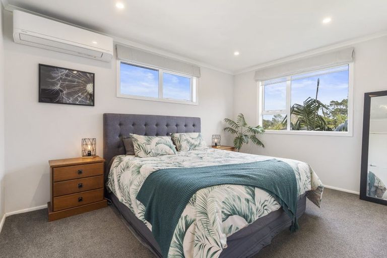 Photo of property in 23 Helleur Road, Massey, Auckland, 0614