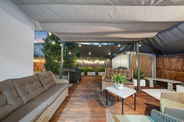 Photo of property in 3 Bezar Place, Flat Bush, Auckland, 2016