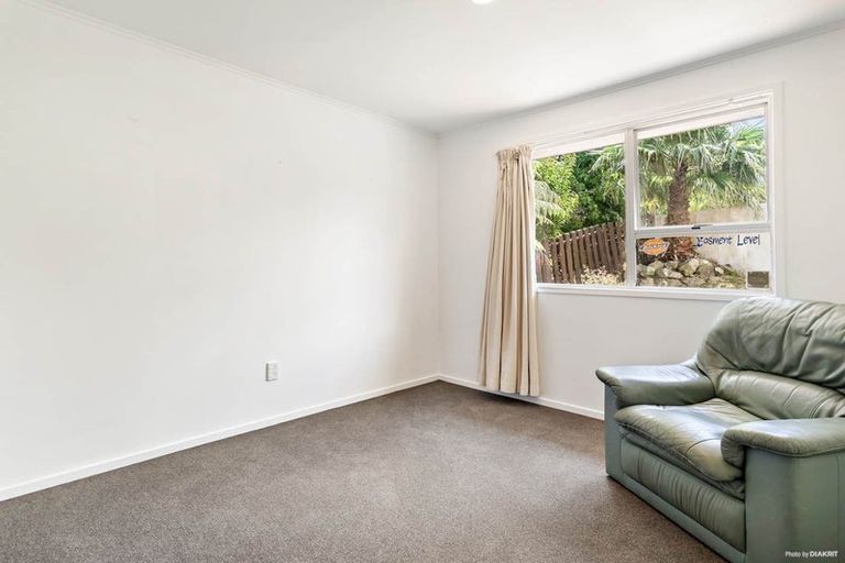 Photo of property in 12 Tempo Place, Torbay, Auckland, 0630