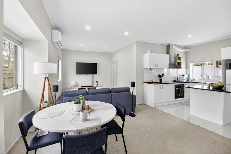 Photo of property in 1/5 Seabrook Avenue, New Lynn, Auckland, 0600