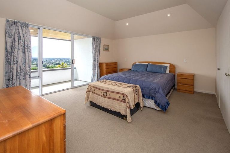 Photo of property in 17 Petworth Place, Westmorland, Christchurch, 8025
