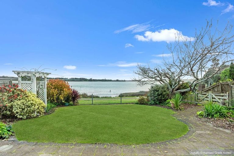 Photo of property in 17 Elsie Drive, Waiuku, 2123