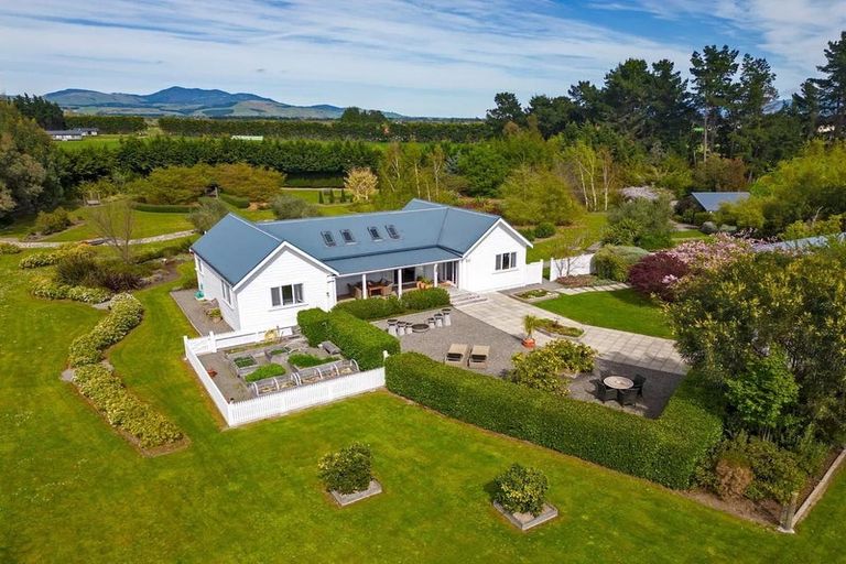 Photo of property in 4 Campbell Drive, Martinborough, 5711