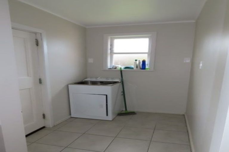 Photo of property in 9 Glengarry Road, Glen Eden, Auckland, 0602