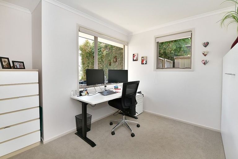 Photo of property in 9 Seagate Place, Red Beach, 0932