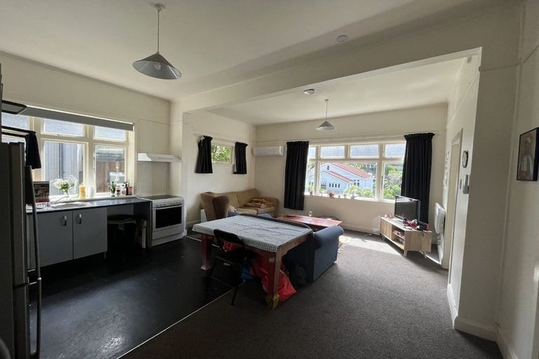 Photo of property in 151 Kelburn Parade, Kelburn, Wellington, 6012