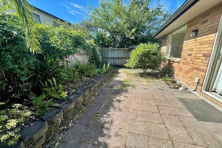 Photo of property in 404a Te Atatu Road, Te Atatu Peninsula, Auckland, 0610