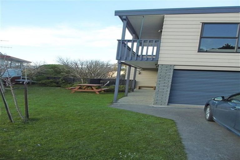 Photo of property in 25 Longitude Place, Whitby, Porirua, 5024