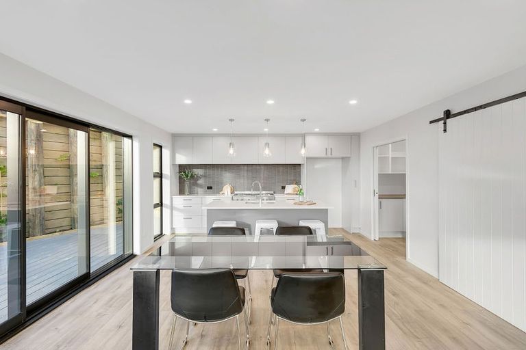 Photo of property in 68 Kakariki Grove, Waikanae, 5036