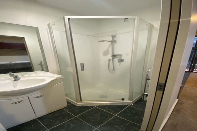 Photo of property in Atrium Towers, 4h/154 The Terrace, Wellington Central, Wellington, 6011