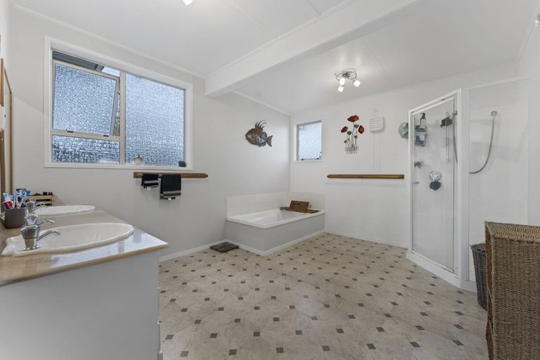 Photo of property in 110 Cordelia Street, Stratford, 4332