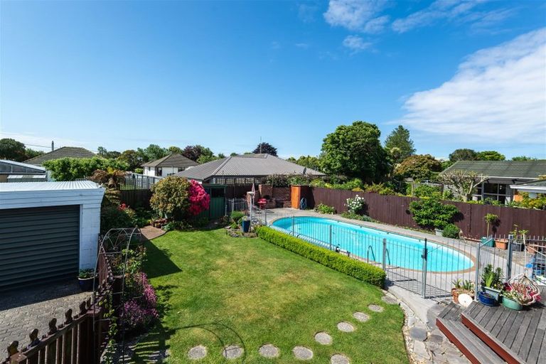 Photo of property in 20 Rosedale Place, Avonhead, Christchurch, 8042