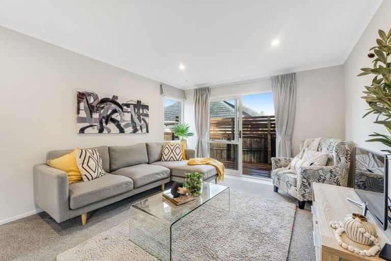 Photo of property in 10a Tomintoul Place, Highland Park, Auckland, 2010