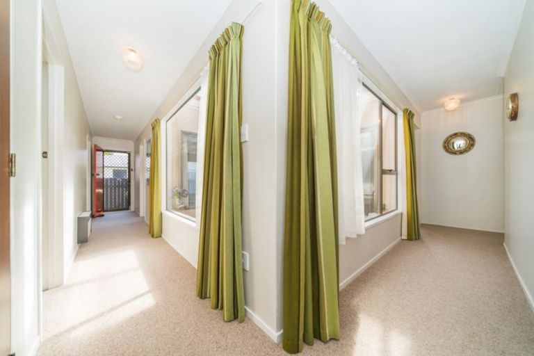 Photo of property in 26 Humphries Place, Awapuni, Palmerston North, 4412