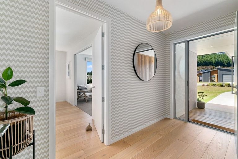 Photo of property in 63 Minaret Ridge, Wanaka, 9305