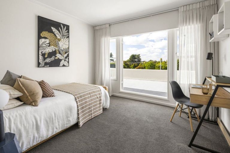 Photo of property in 65 Braid Road, St Andrews, Hamilton, 3200