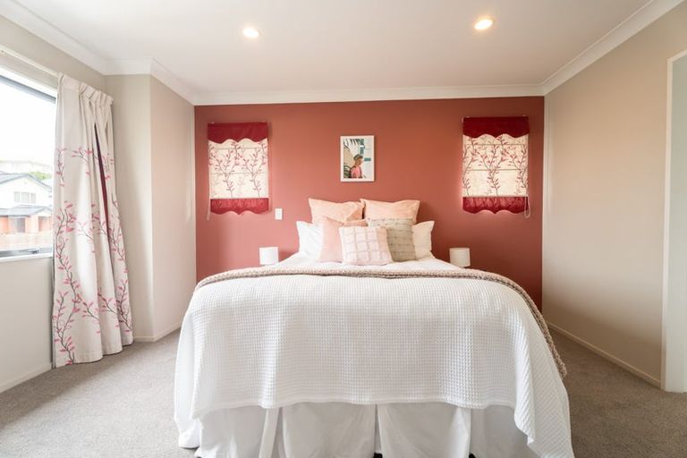 Photo of property in 6 Erlestoke Crescent, Churton Park, Wellington, 6037