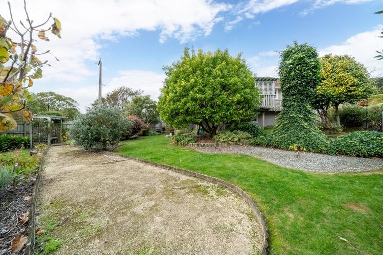 Photo of property in 64 Taylor Terrace, Tawa, Wellington, 5028