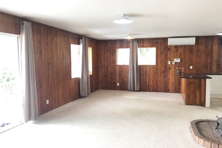 Photo of property in 89 Woodglen Road, Glen Eden, Auckland, 0602