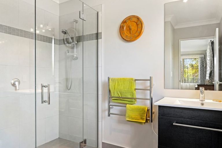 Photo of property in 17 Wairakei Road, Strowan, Christchurch, 8052