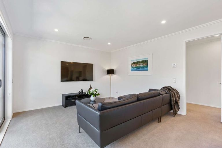 Photo of property in 9 Paso Fino Crescent, Karaka, Papakura, 2113