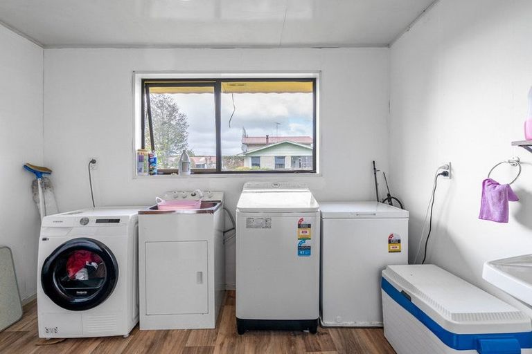 Photo of property in 32 Newcastle Street, Riversdale, 9776