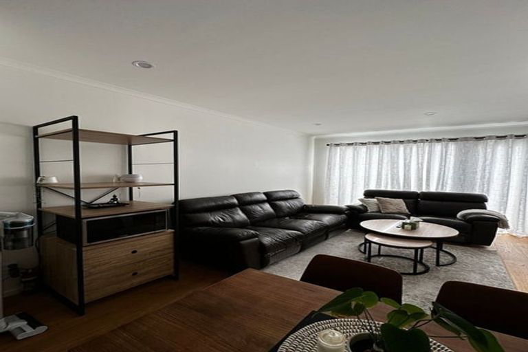 Photo of property in 34 Waipuhinui Way, Wiri, Auckland, 2104