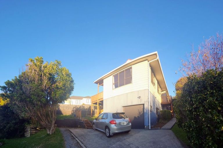 Photo of property in 10 Makatote Grove, Churton Park, Wellington, 6037
