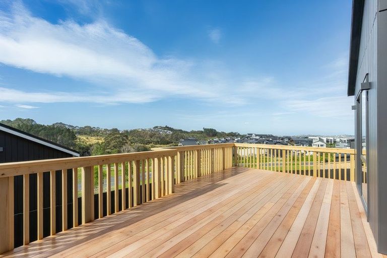 Photo of property in 24 Kikorangi Drive, Wainui, 0992