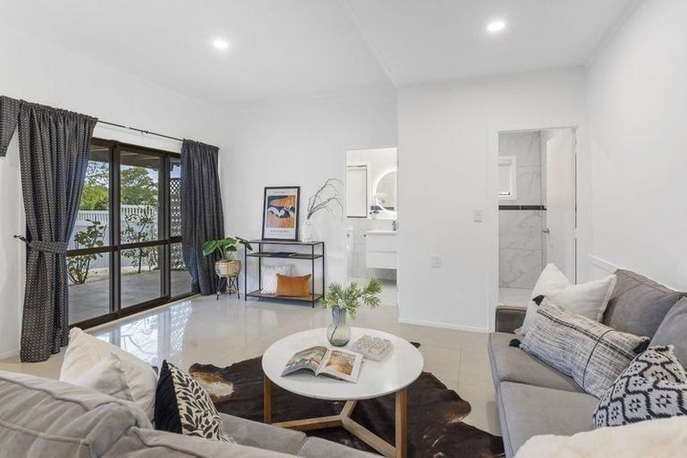 Photo of property in 3 Keldale Place, Forrest Hill, Auckland, 0620
