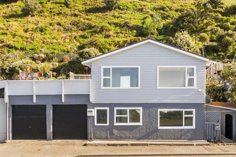 Photo of property in 134 Owhiro Bay Parade, Owhiro Bay, Wellington, 6023