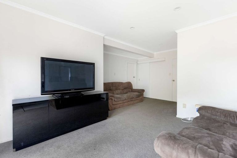 Photo of property in 12 Ash Place, Whalers Gate, New Plymouth, 4310