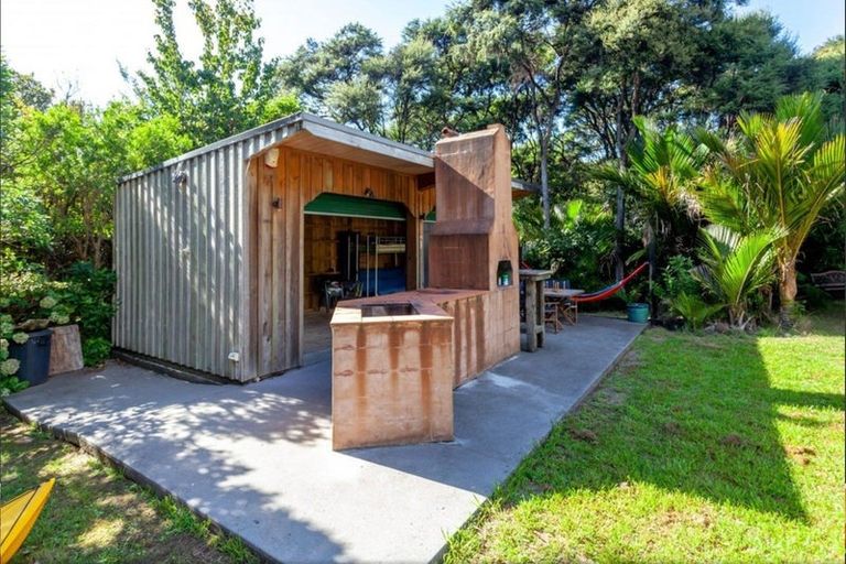 Photo of property in 5 Waihirere Drive, Tuateawa, Coromandel, 3583