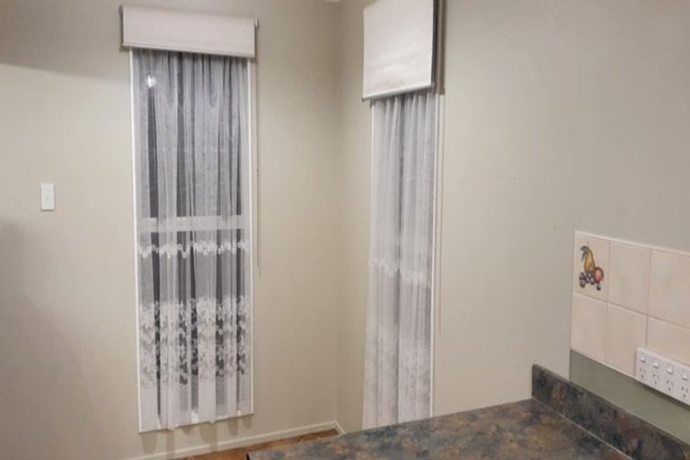 Photo of property in 50 Aniseed Grove, Timberlea, Upper Hutt, 5018