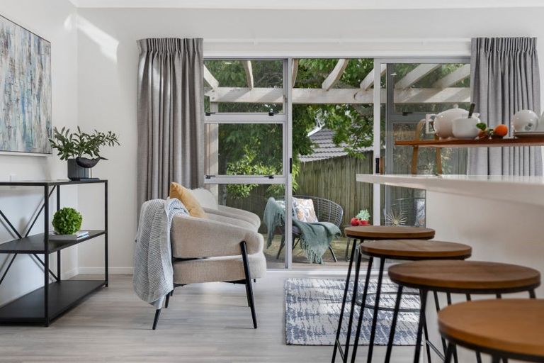 Photo of property in 66 Golfland Drive, Golflands, Auckland, 2013