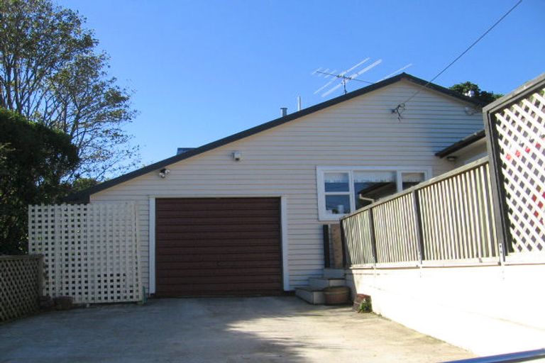 Photo of property in 1 Rangoon Street, Khandallah, Wellington, 6035