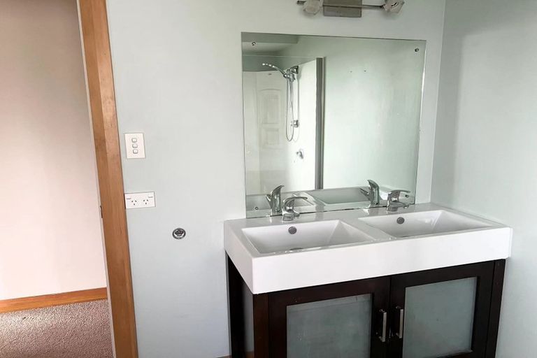 Photo of property in 14 Lyttelton Avenue, Forrest Hill, Auckland, 0620