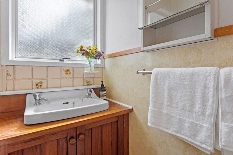 Photo of property in 1/56 Lavery Place, Sunnynook, Auckland, 0632
