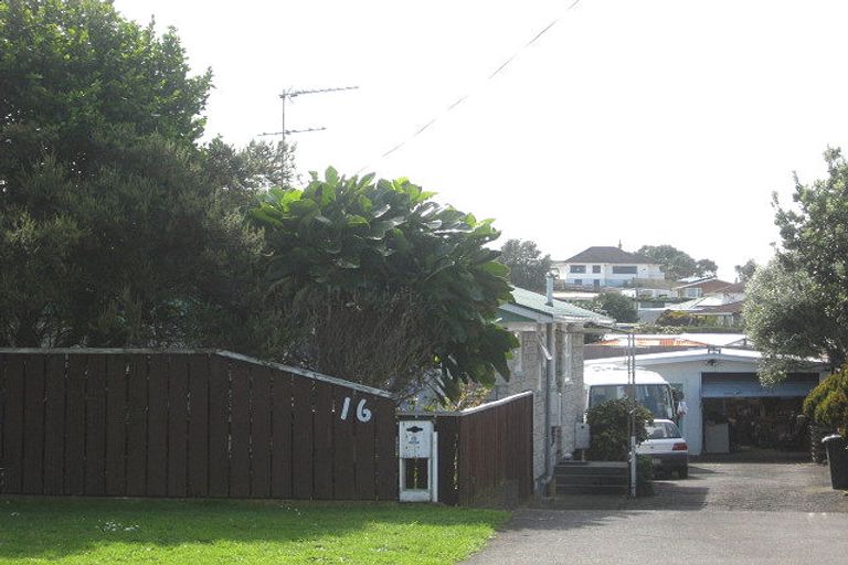 Photo of property in 16 Paritutu Road, Spotswood, New Plymouth, 4310