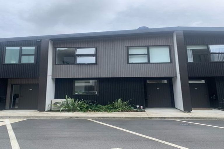 Photo of property in 24 Rua Kai Way, Brooklyn, Wellington, 6021