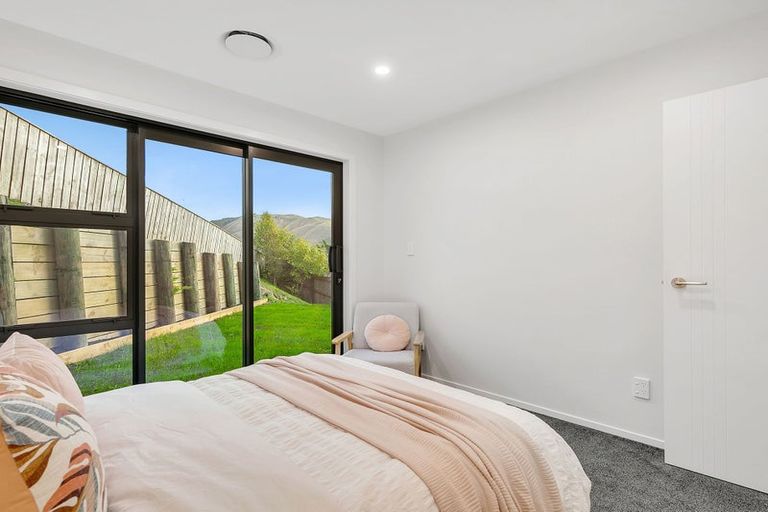 Photo of property in 68 Kakariki Grove, Waikanae, 5036