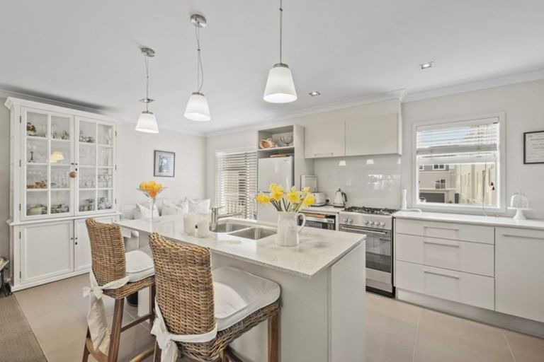 Photo of property in 7 Kensington Drive, Orewa, 0931